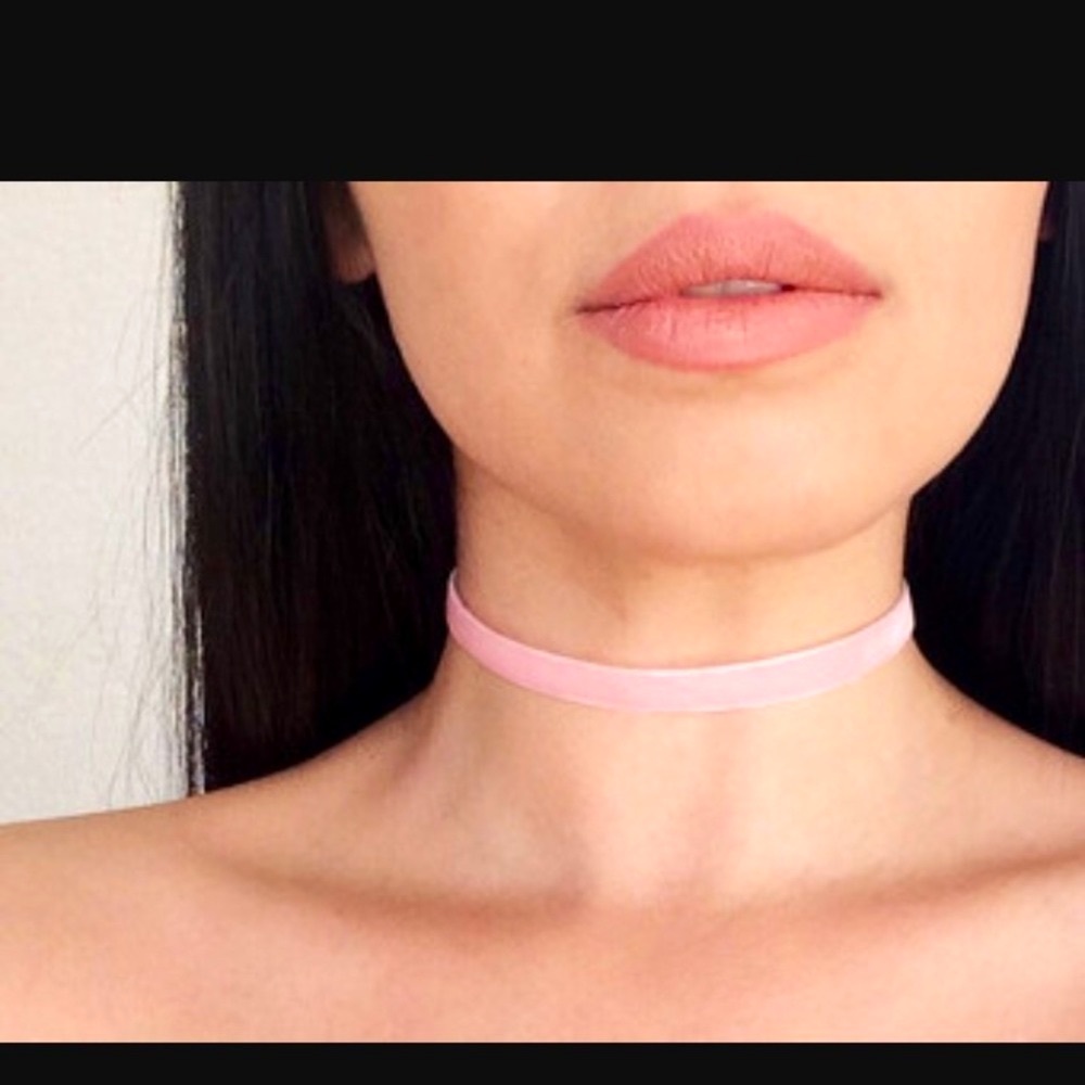 🥰 Blush Velvet Choker with Gold Tone Hardware
